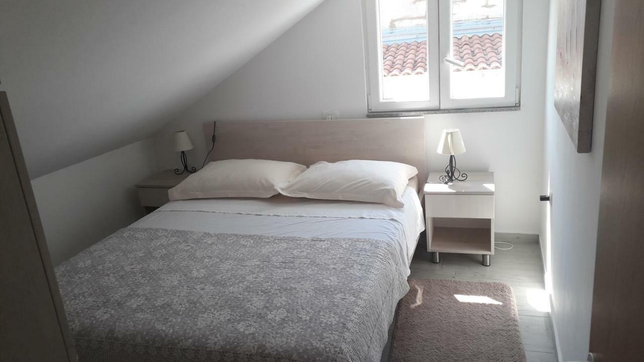 Apartmani Zilic Dugi Rat Exteriér fotografie