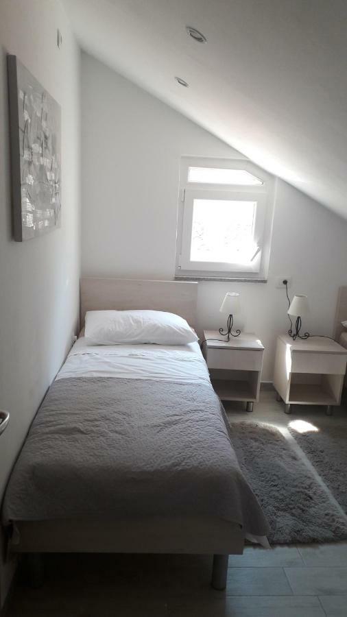 Apartmani Zilic Dugi Rat Exteriér fotografie