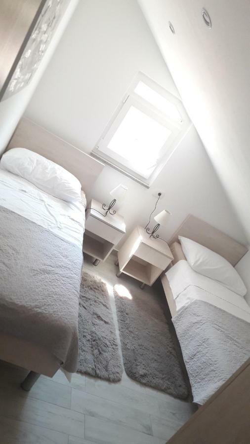 Apartmani Zilic Dugi Rat Exteriér fotografie