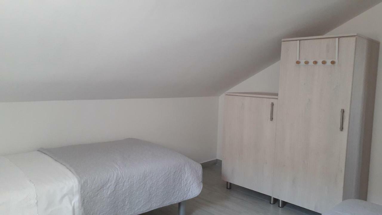 Apartmani Zilic Dugi Rat Exteriér fotografie